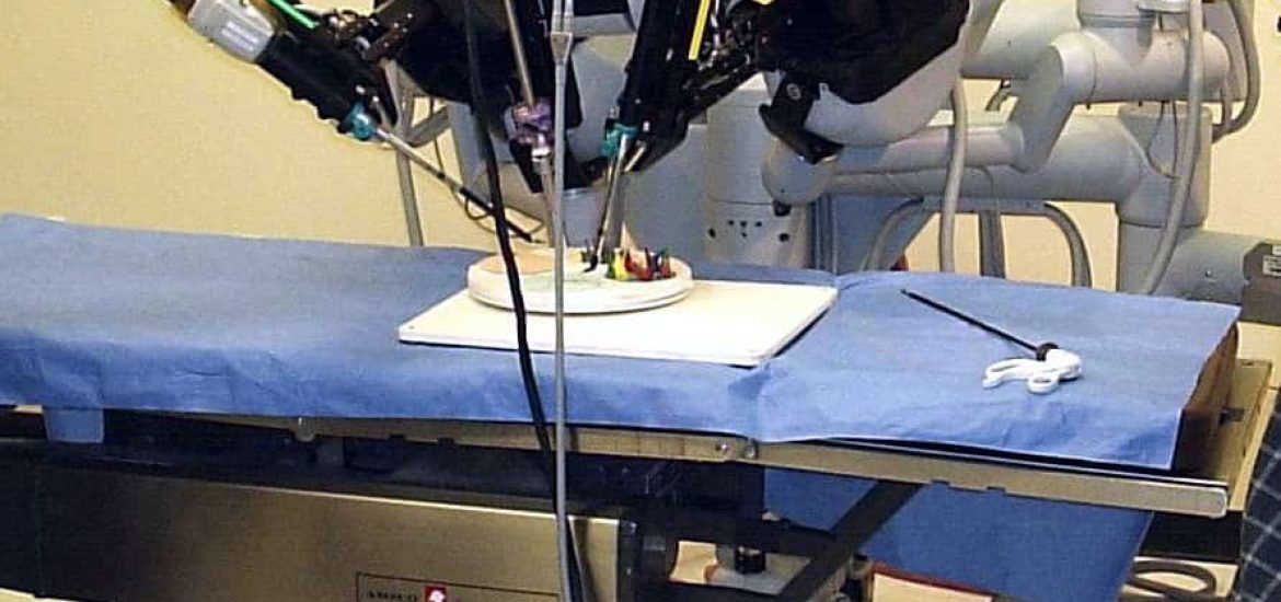 Un robot réussit sa première laparoscopie sans aucune intervention humaine