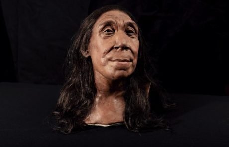 Neue Netflix-Doku: Wissenschaftler rekonstruieren Gesicht einer 75.000 Jahre alten Neandertalerin