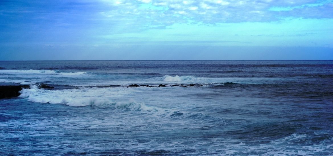 La France agrandit son territoire maritime de plus de 150  000 km2  pour des recherches scientifiques