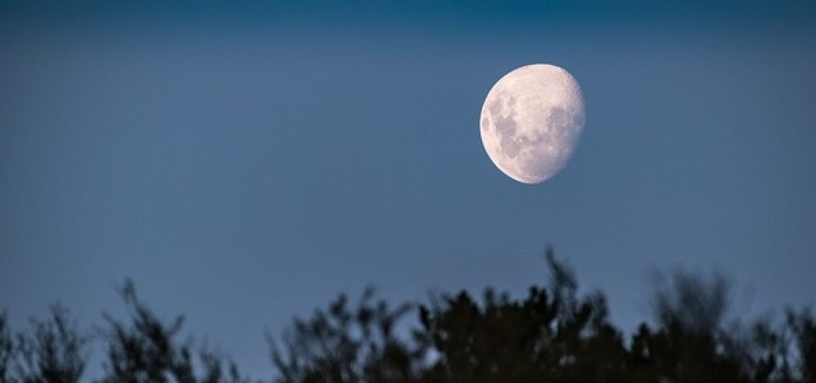 Besitzt der Mond einen Kern? Neue Analysen widerlegen bisherige Erkenntnisse