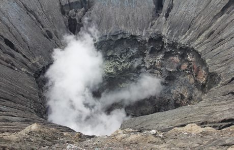 Expect “plenty of warning” before a supervolcano eruption, study says