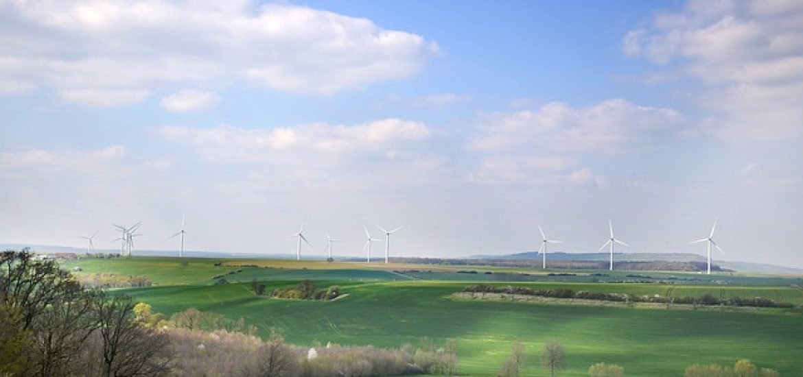 Günstiger und ressourcenschonender als Windräder: Münchner Startup entwickelt fliegende Windanlagen